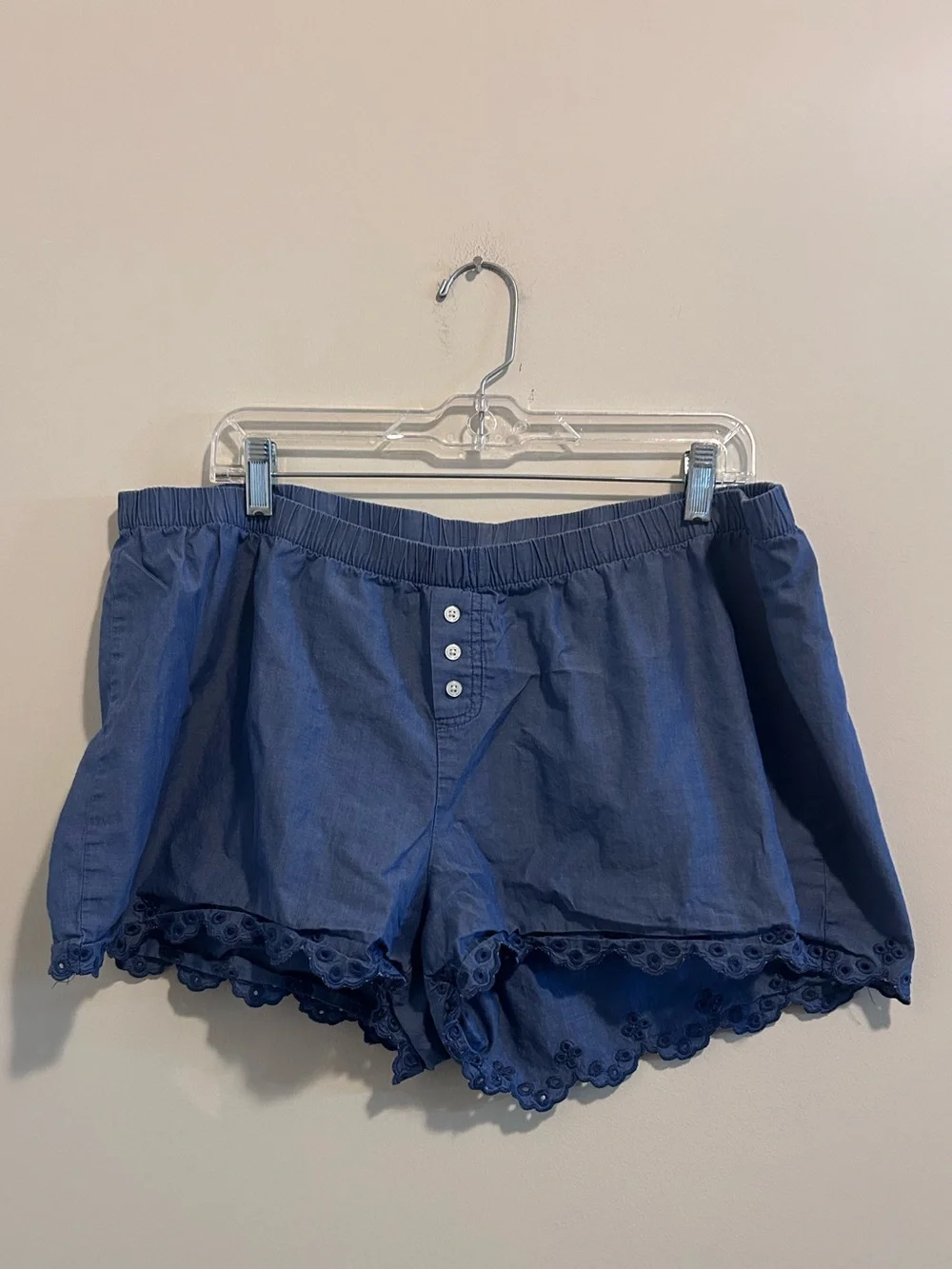 Bundle of 2 Old Navy Elastic-Waist Women’s Shorts‎